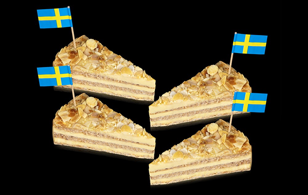 Набор шведских пирожных с миндалём