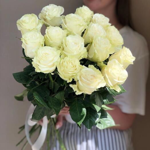 15 белых роз Голландия 75 см