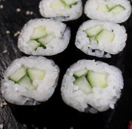 Хосомаки с огурцом