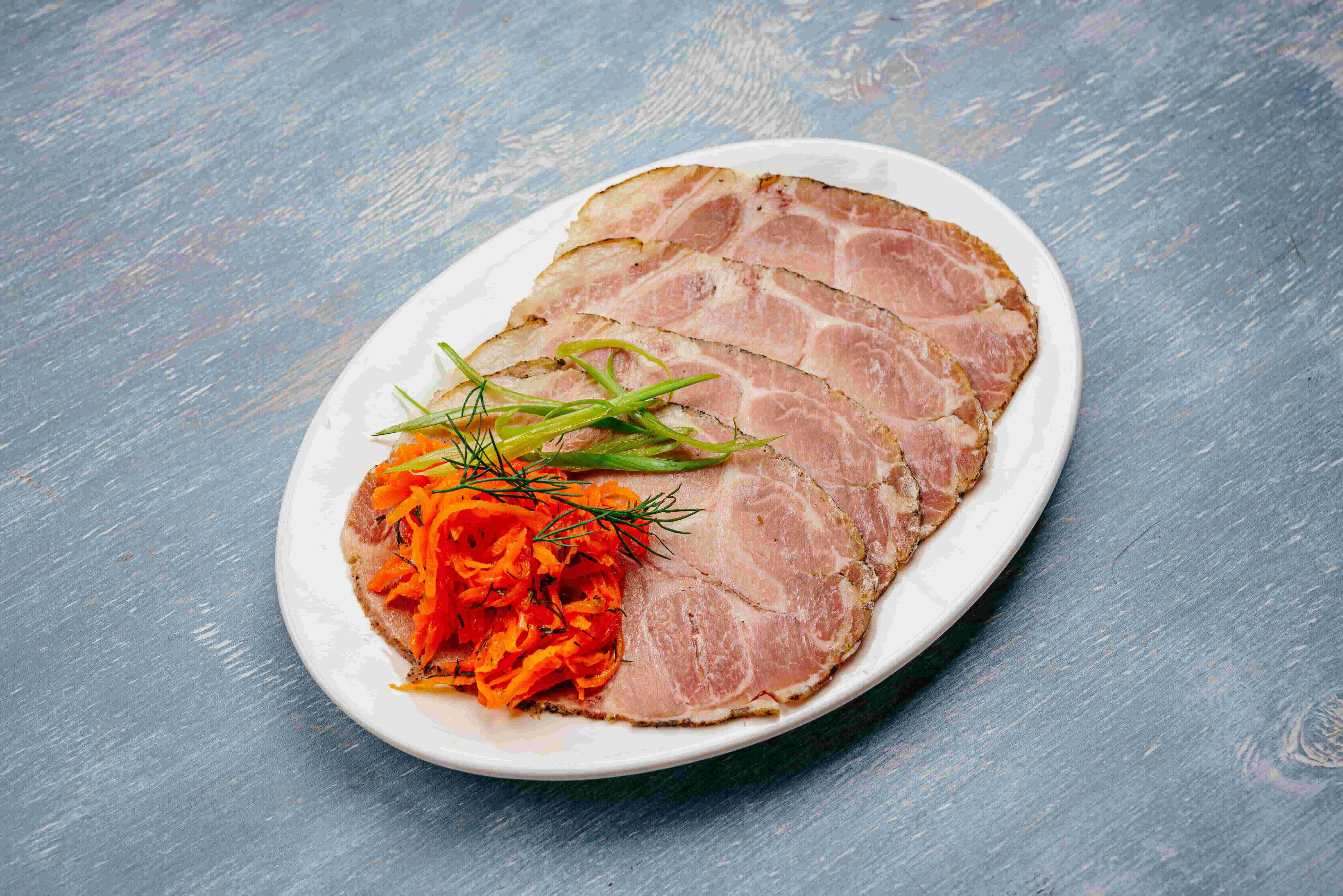 Буженина с корейской морковкой