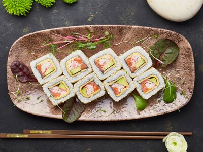 Dagon с лососем и снежным крабом