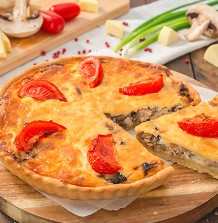 Киш с куриным филе и шампиньонами