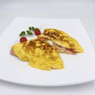 Омлет с ветчиной и томатами