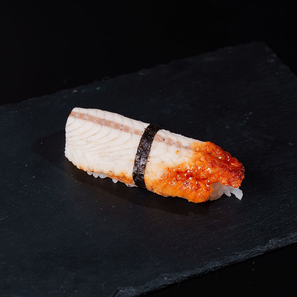 Суши с угрем