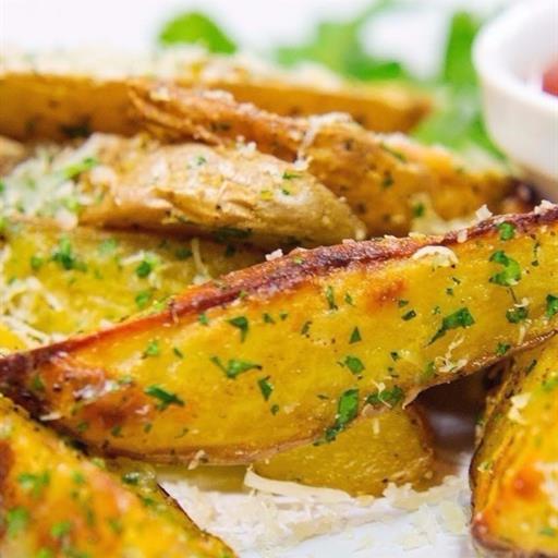 Картофель запеченный с чесноком