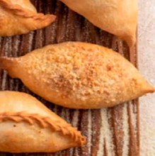 Пирожки с яблоками и изюмом