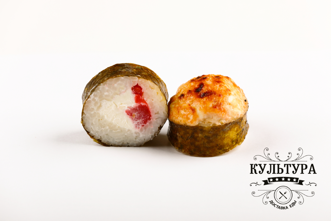 Ролл запеченный с копченым лососем