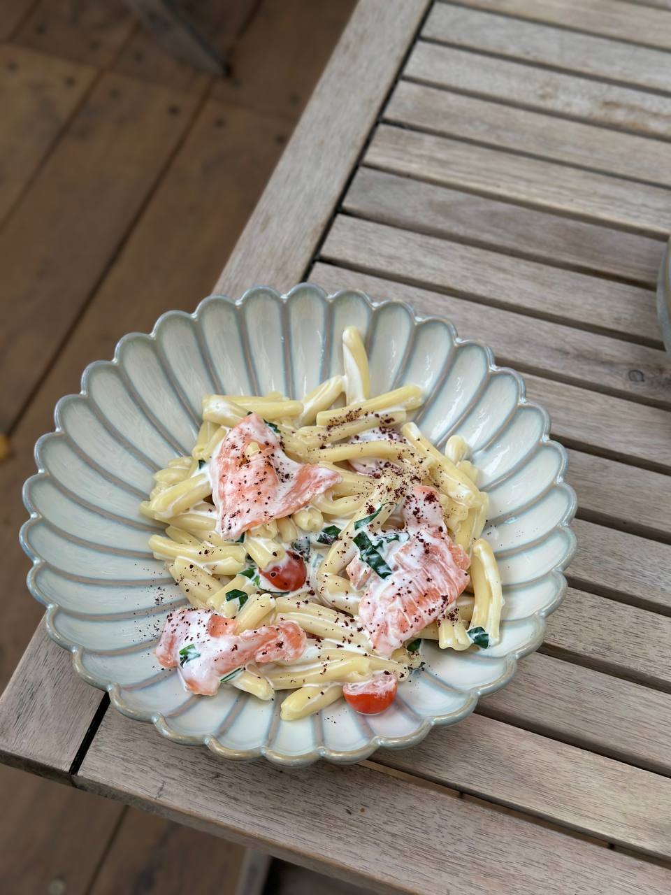 Паста казаречче с лососем в сливках