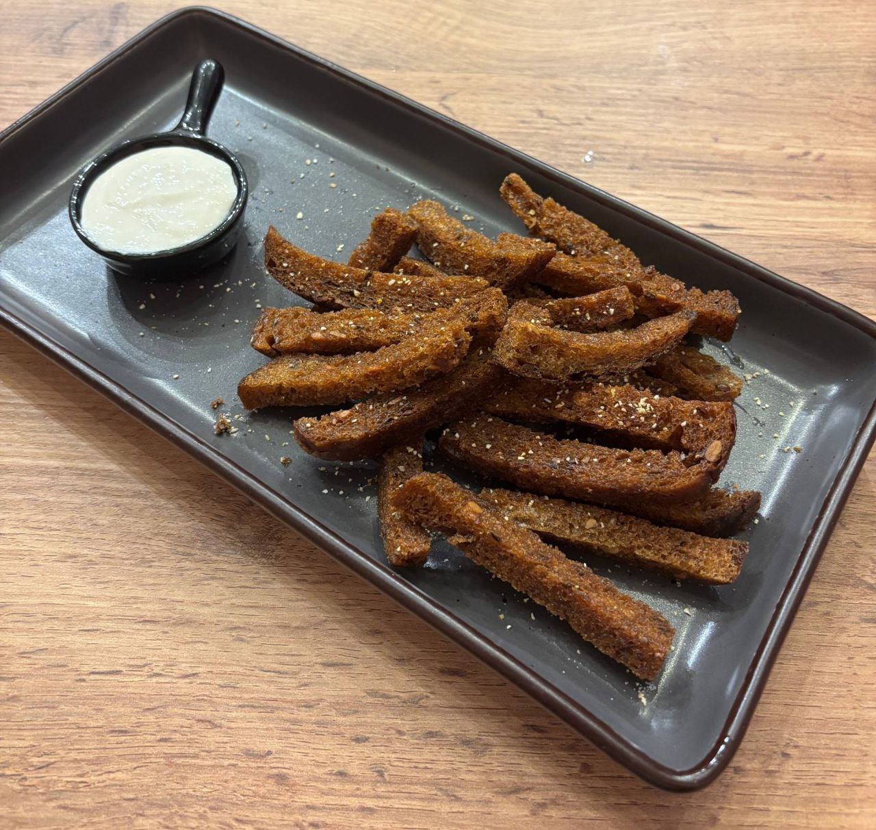 Чесночные ржаные гренки