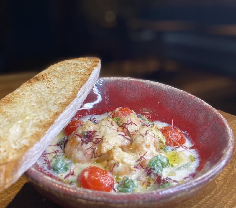 Креветки в сливочном соусе с чиабаттой