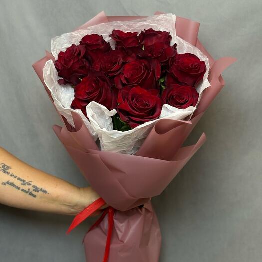 Букет из 11 красных роз эксплорера