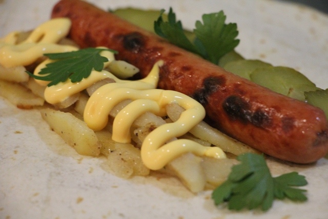 Хот-дог в тортилье