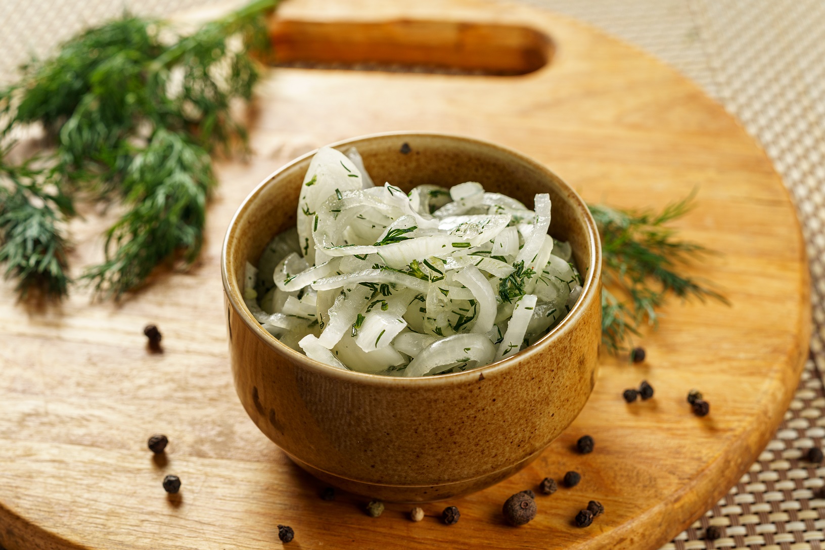 Лук маринованный