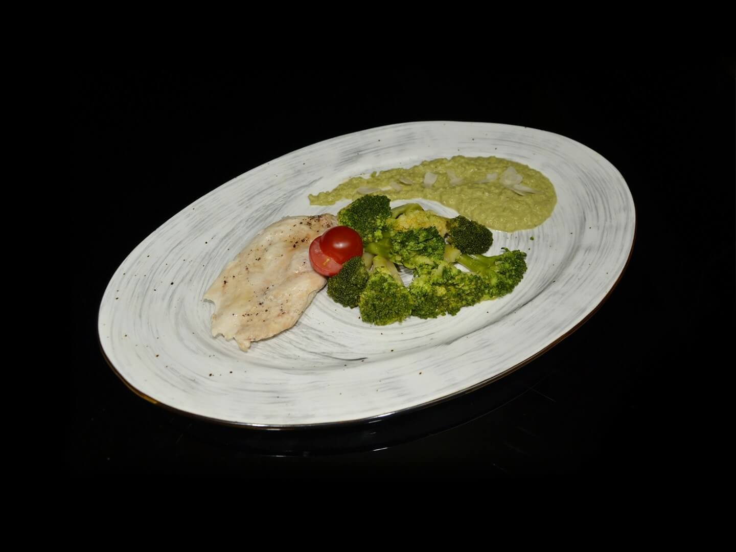 Куриная грудка на пару с брокколи