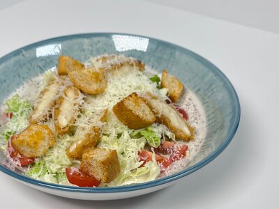 Цезарь с курицей