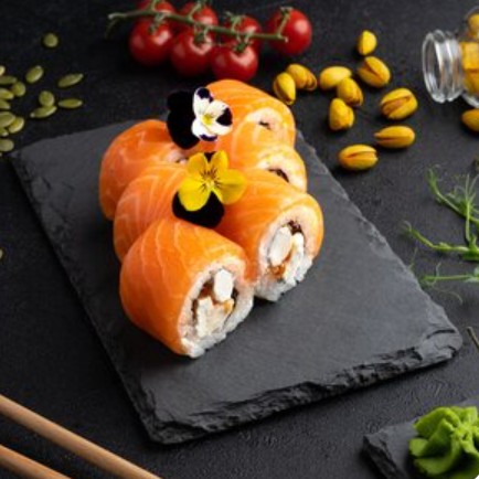 Ichi ролл Самон икура суши рай