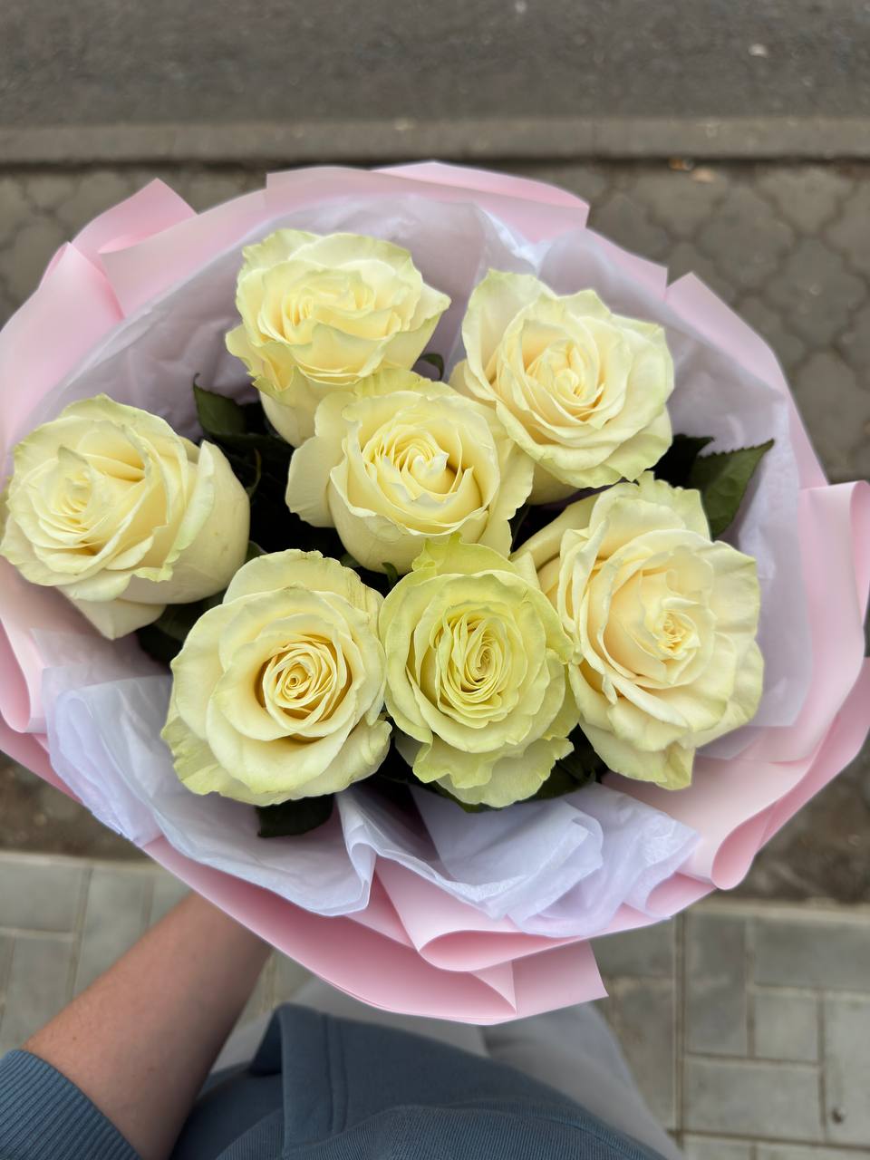 Букет белых роз, 7 шт