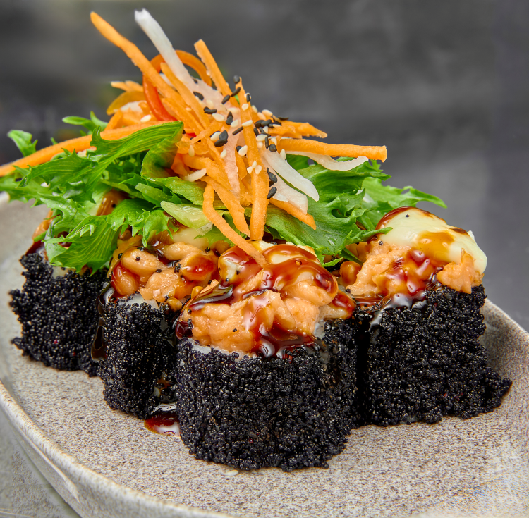 Запеченный с лососем и крем-крабом