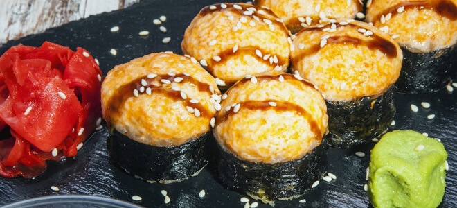 Запеченный ролл с креветкой
