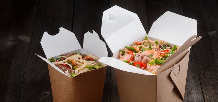 Удон со свининой и кисло-сладким соусом 