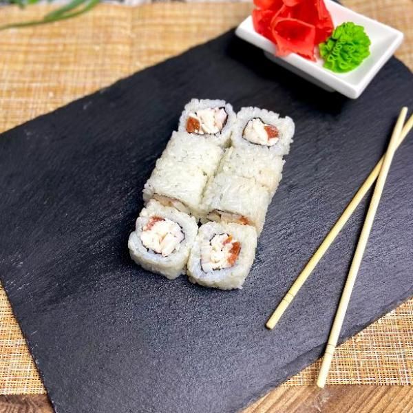 Ролл с кальмаром и крабом