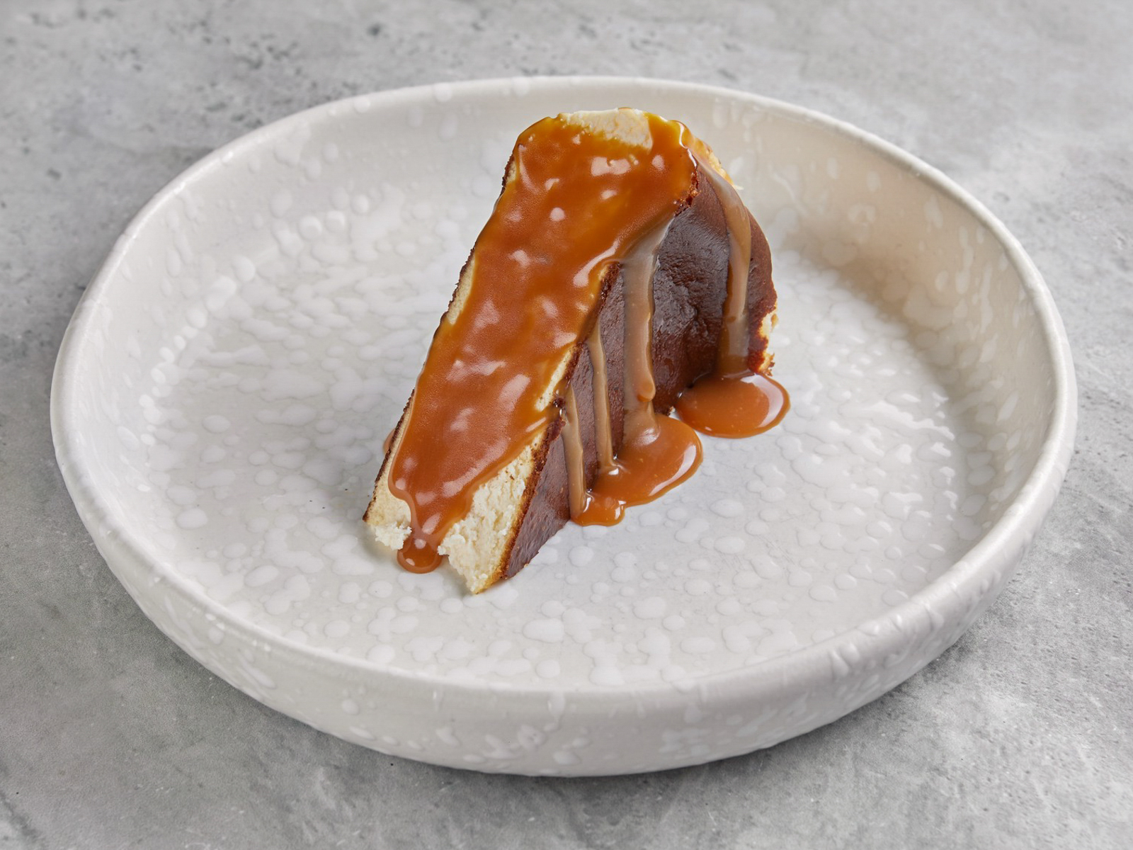 Баскский чизкейк с соленой карамелью