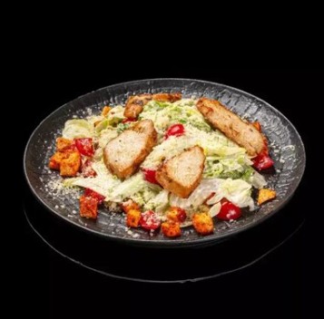 Салат Цезарь с курицей