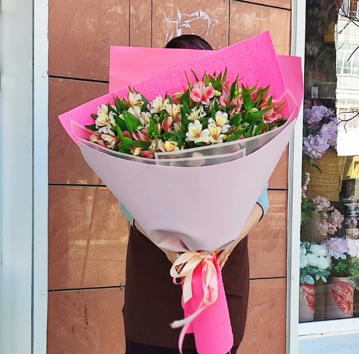 Букет гигант из альстромерий