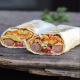 Большая шаурма с сосисками и сыром
