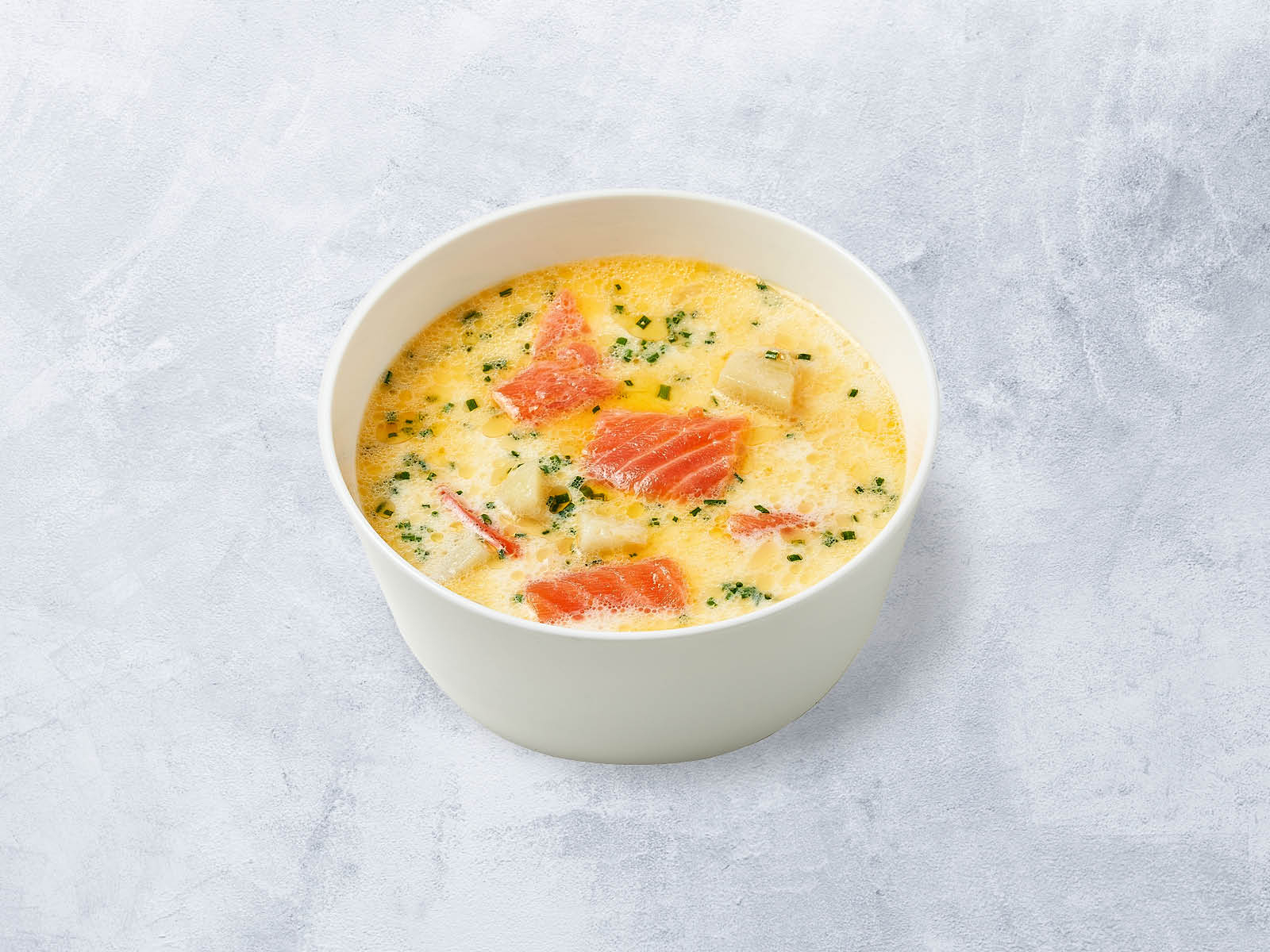 Сливочная уха с форелью.