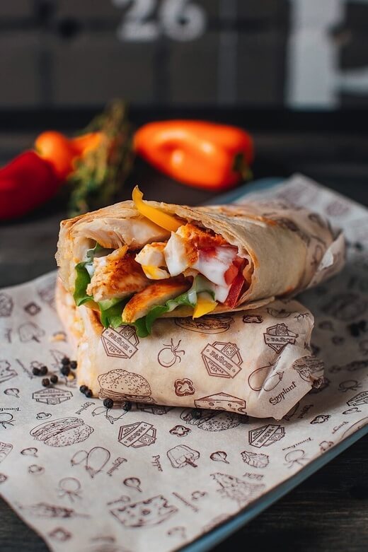 Шаверма в лаваше с куриным мясом
