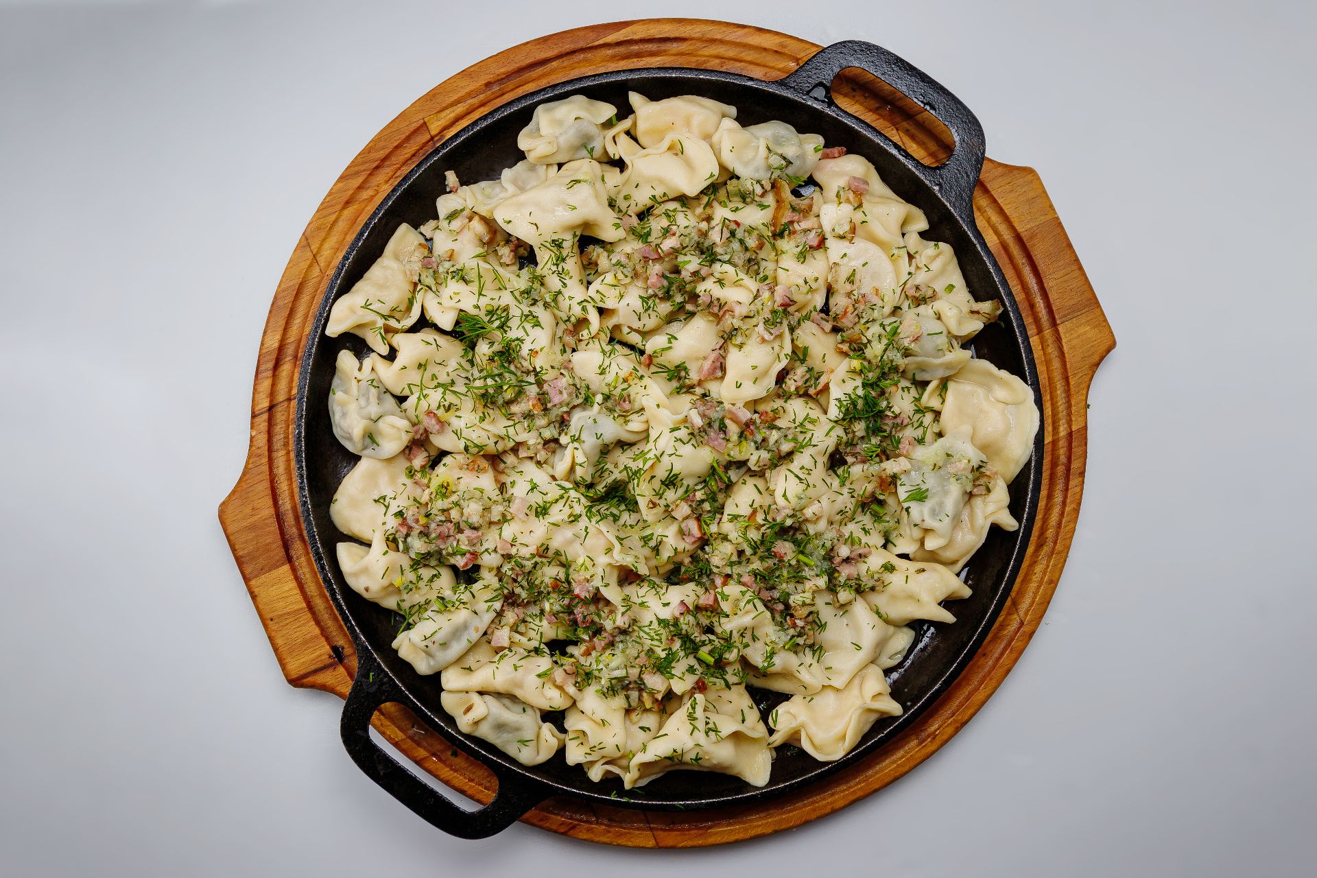 Ассорти из вареников с украинской заправ