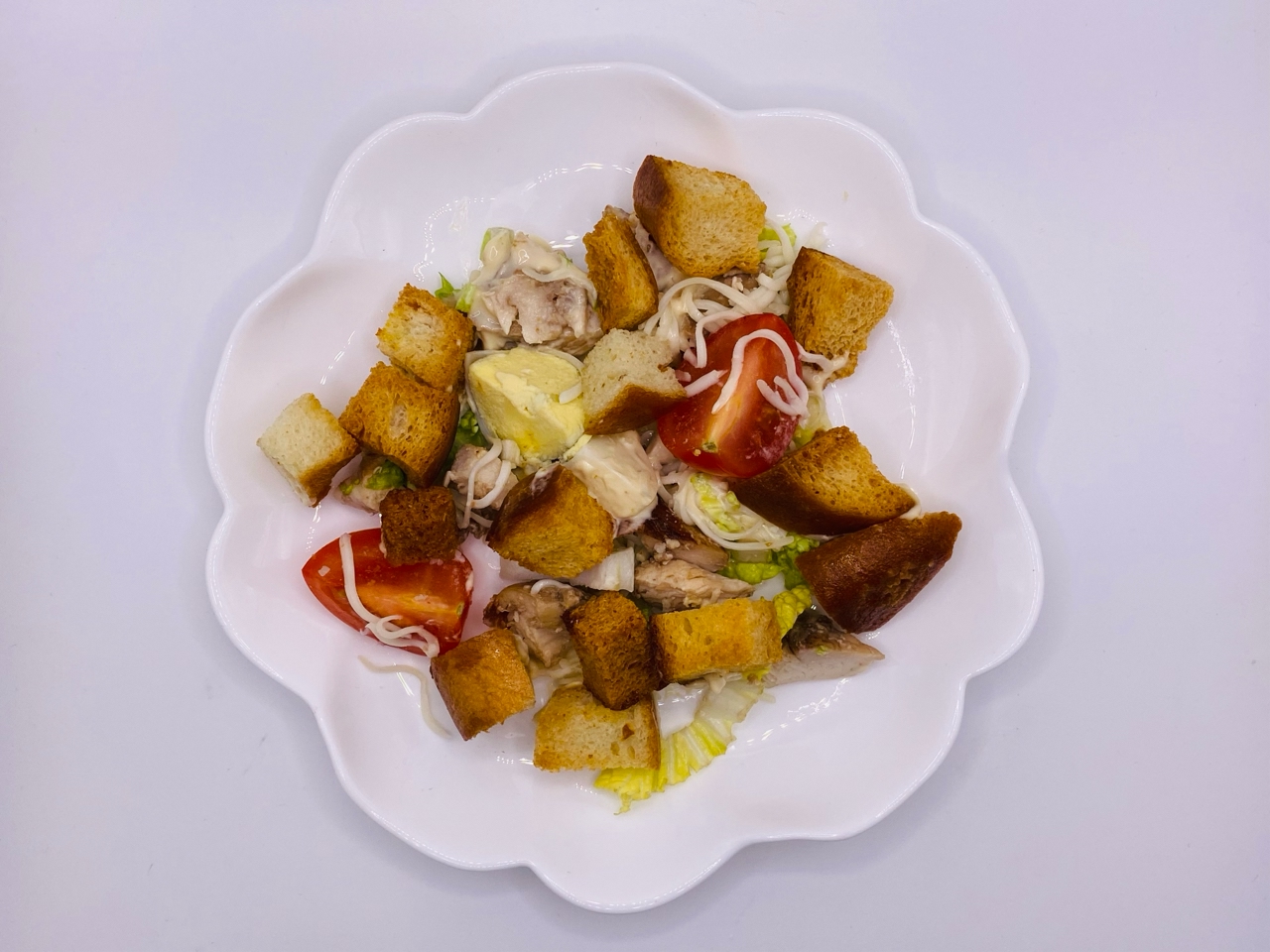 Салат Цезарь с курицей