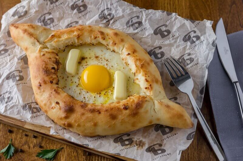 Хачапури по-аджарски