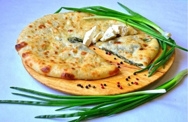 Пирог с зеленью и сыром 800г