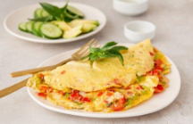 Омлет с курицей и овощами