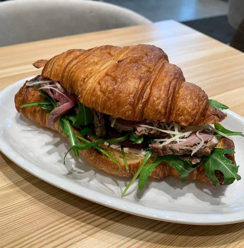 Ч.Круассан с пармской ветчиной