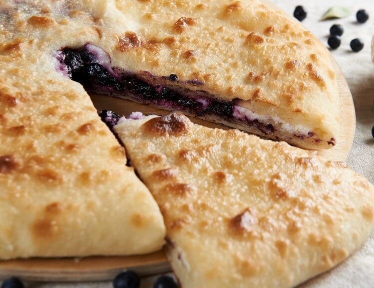 С творогом и черникой