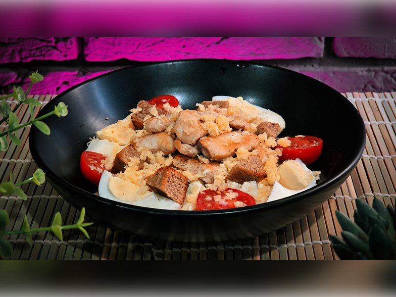 Цезарь с курицей