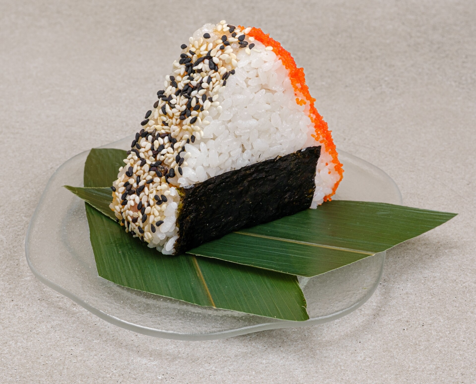 Онигири с гребешком