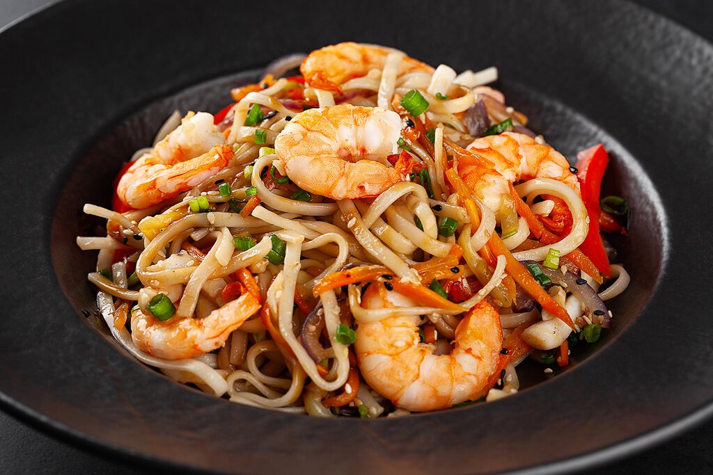 Удон с морепродуктами в саусе терияки