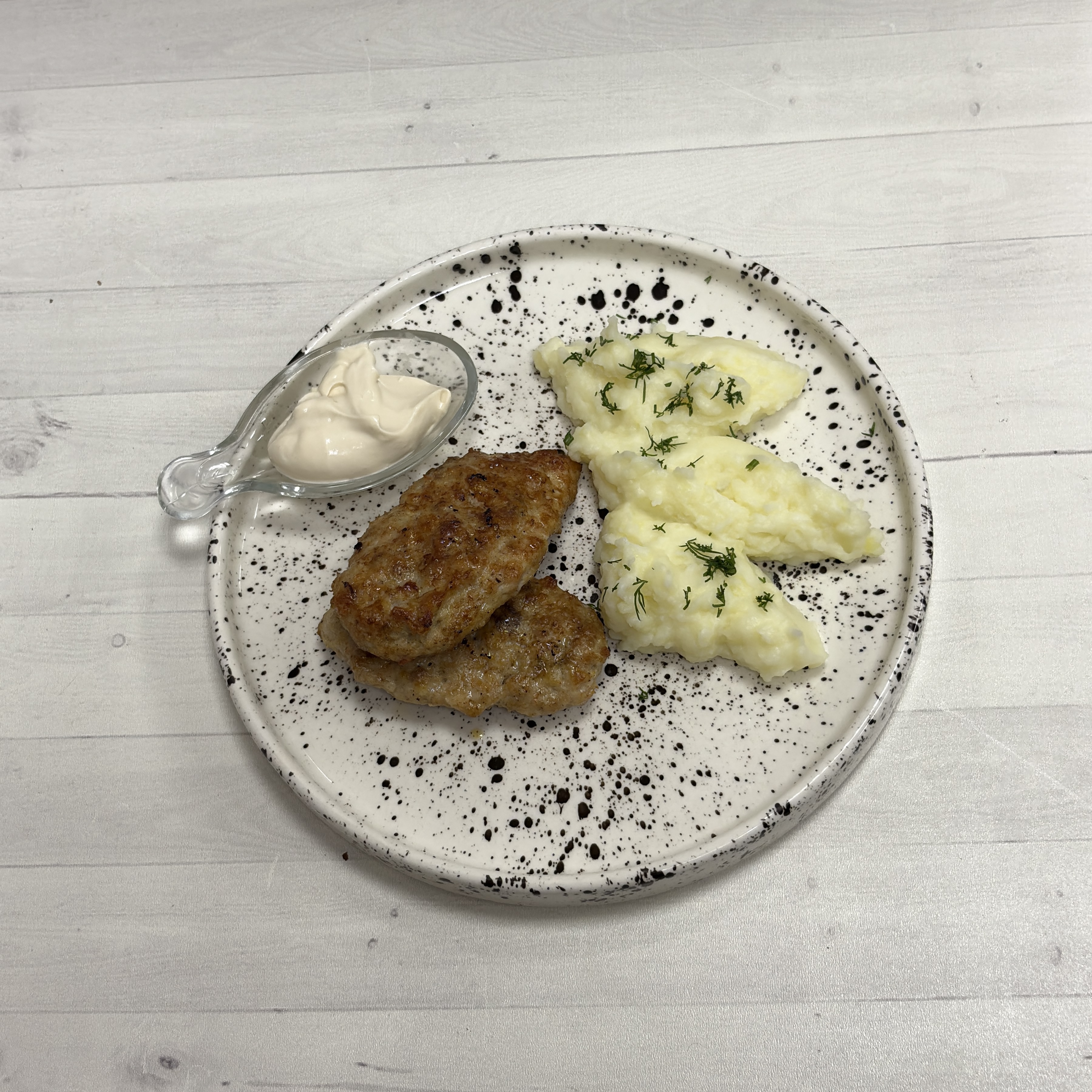 Картофельное пюре с куриной котлеткой