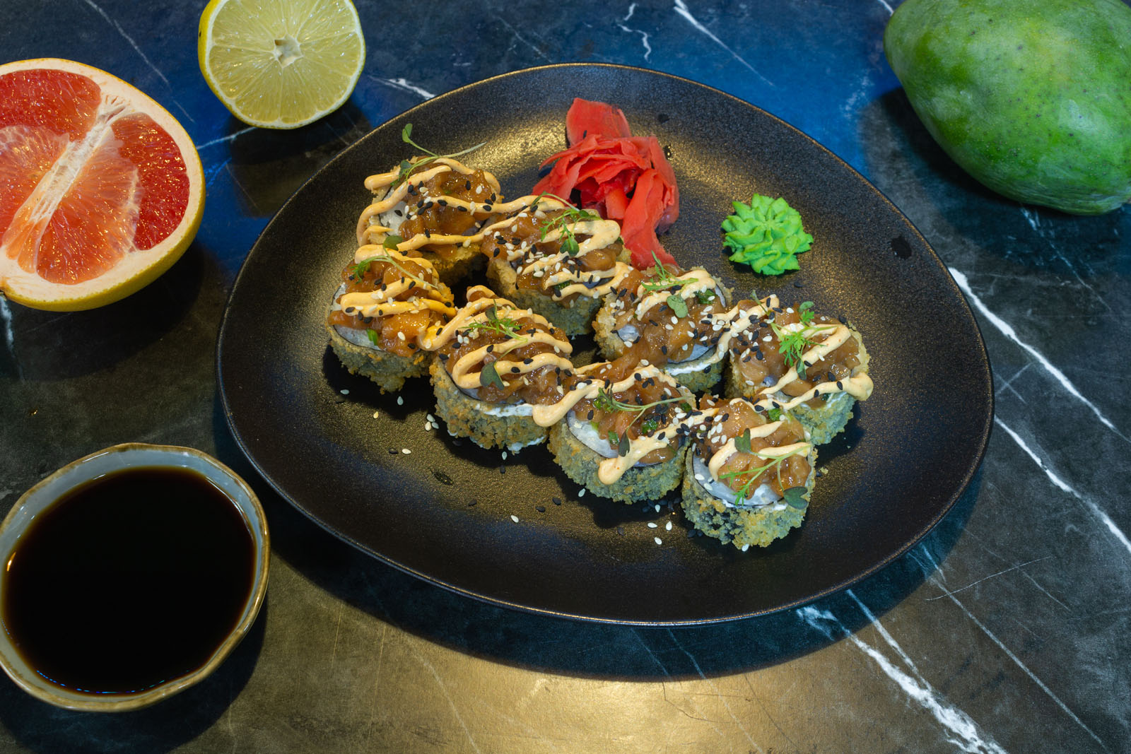 Ролл Темпура тартар с лососем