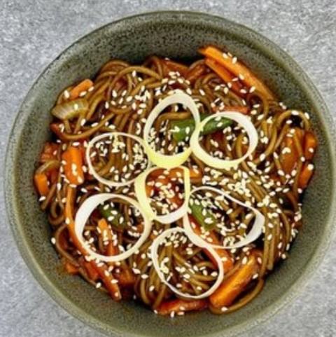 Вок с овощами и соусом Терияки
