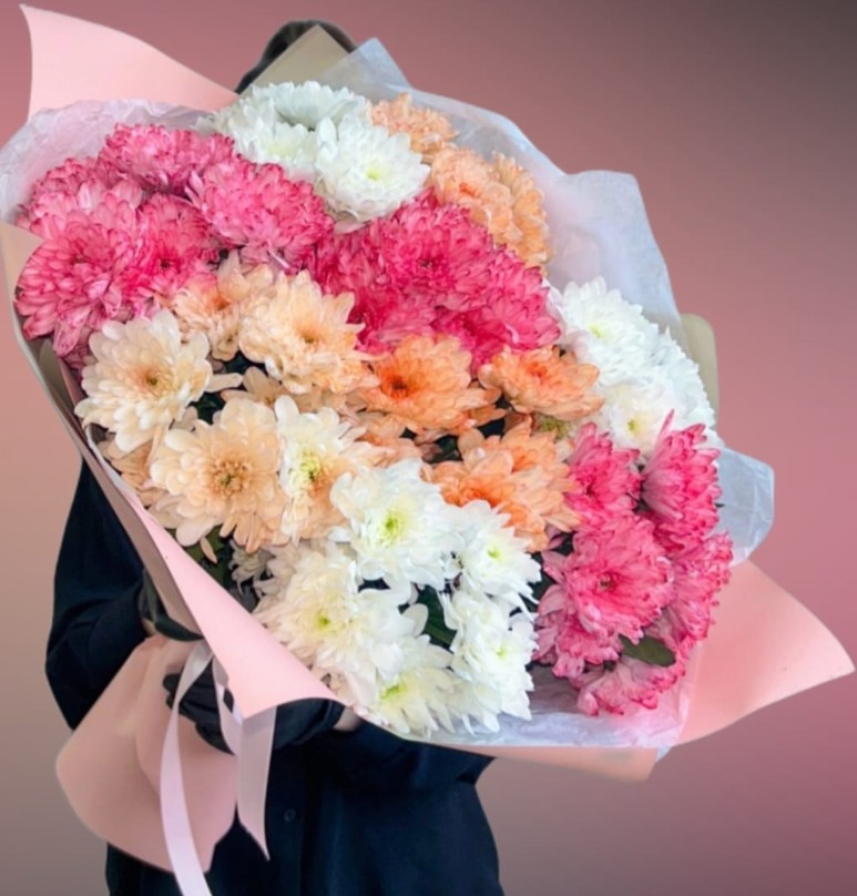 Красочный букет хризантем