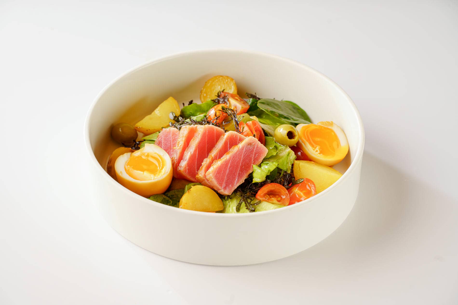 Салат с тунцом