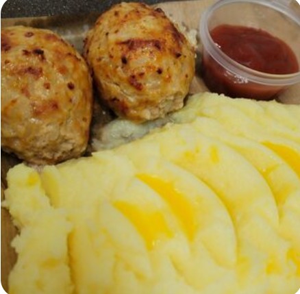 Картофельное пюре с тефтелями