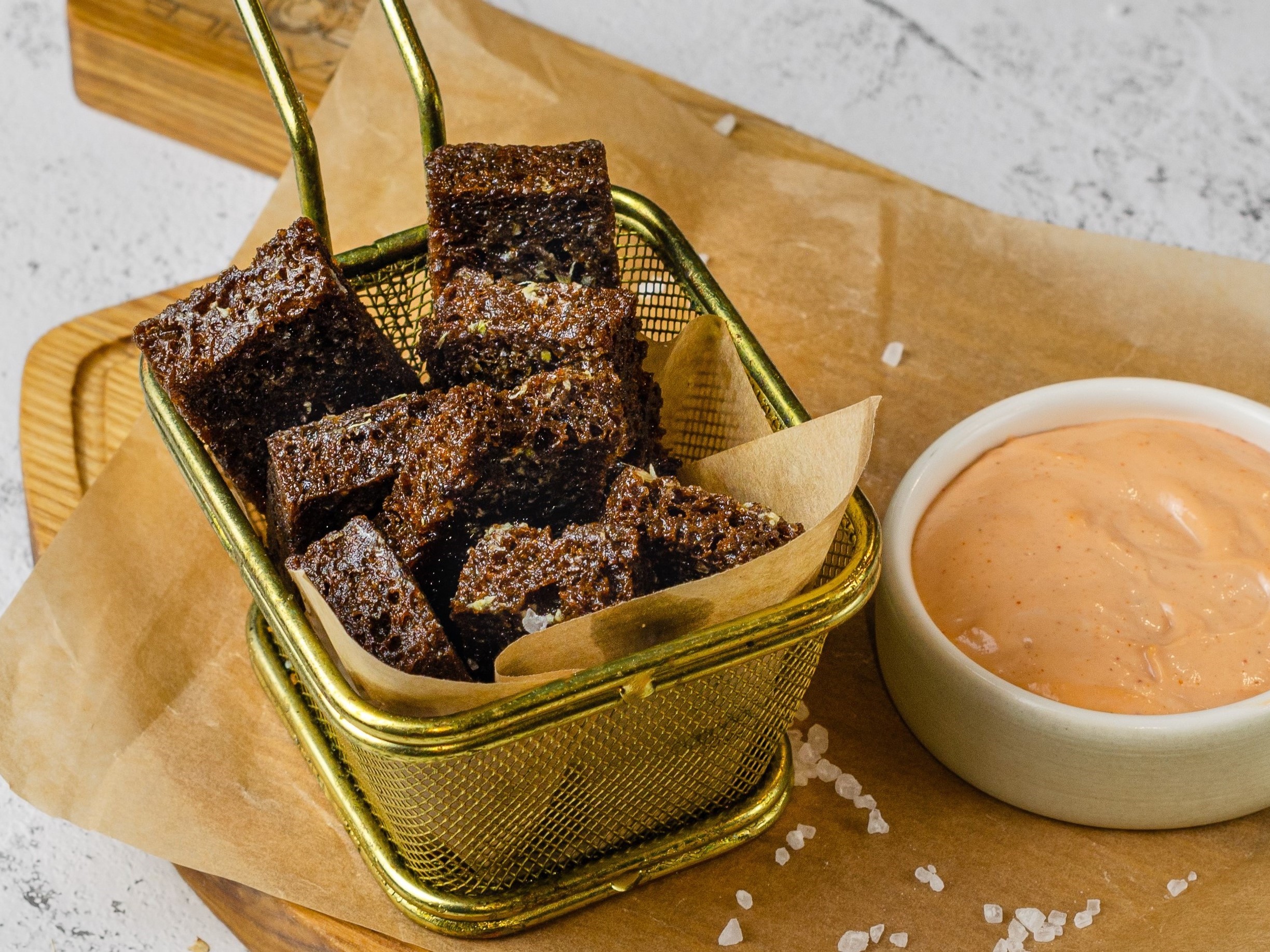 Гренки чесночные