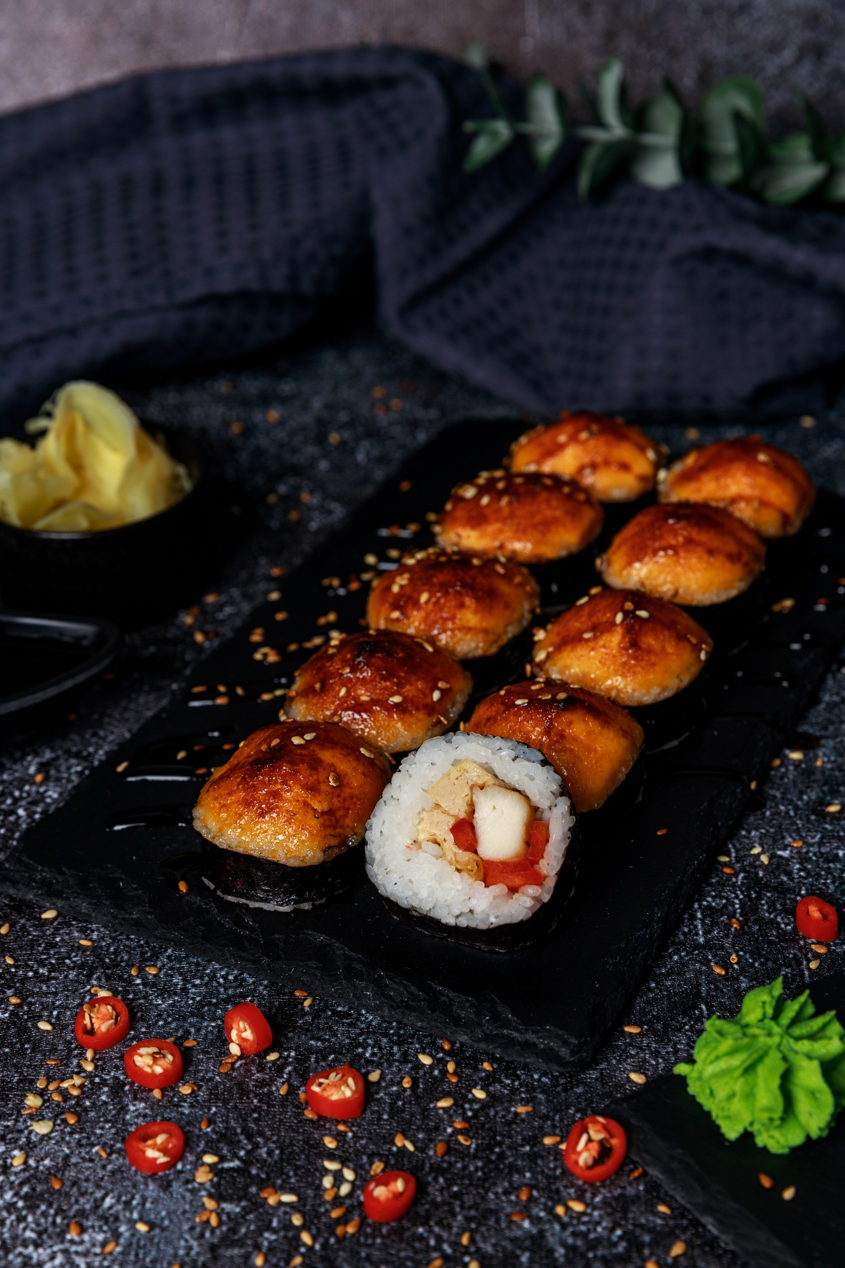 Запеченный томаго курица спайси
