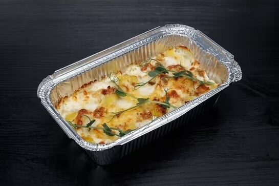 Запечённый лосось с картофелем и жареным луком